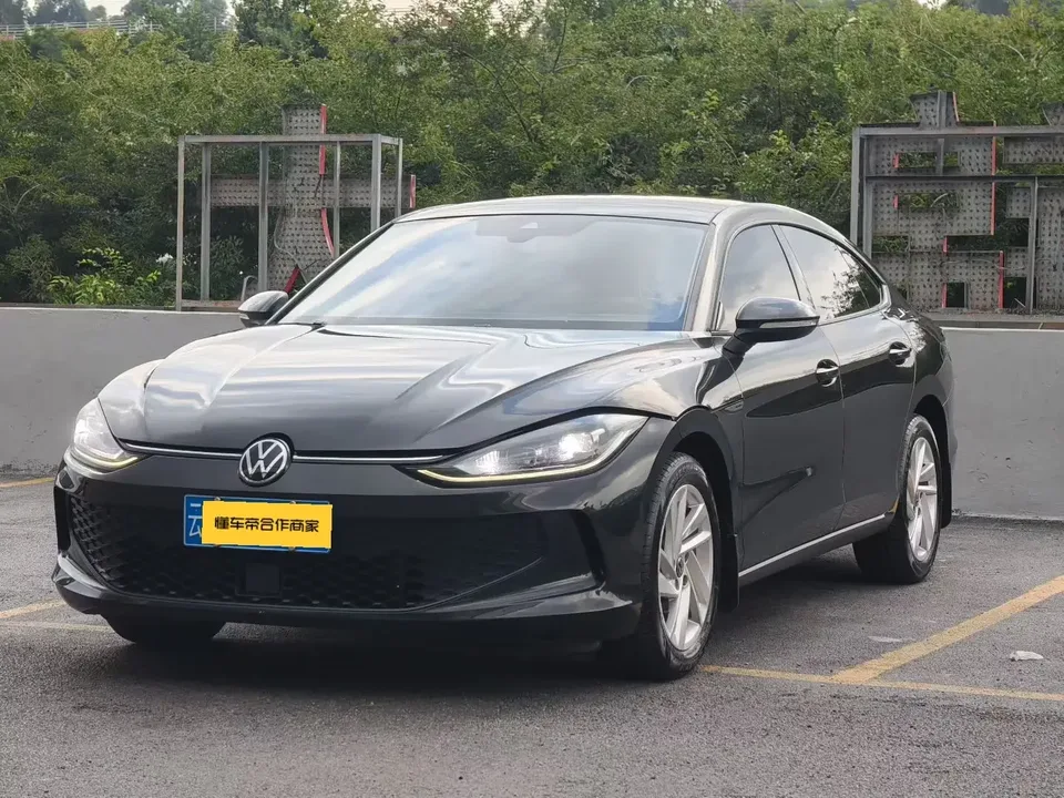 Volkswagen Lamando Lingdu 2022 Lingdu L 280TSI DSG Hot Edition 2023 — photo 1, buy with delivery to Moscow
