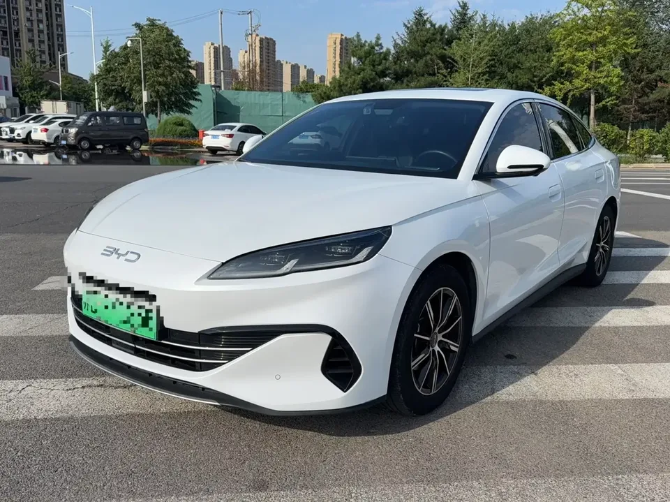 BYD Seal 06DM Seal 06DM 2024 DM-i 120KM Premium 2024 — photo 1, buy with delivery to Moscow