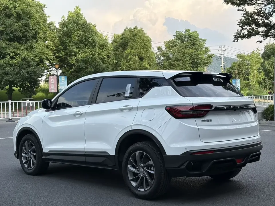 Geely Coolray SX11 Binyue 2025 1.5L CVT Super MAX 2025 — thumbnail 4