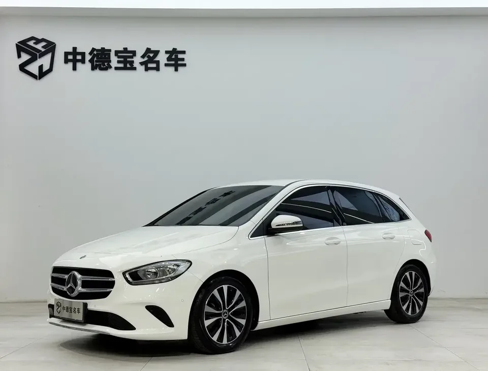 Mercedes-Benz B-Class Mercedes Benz B Class 2022 B 180 Fashionable 2022 — photo 1, buy with delivery to Moscow