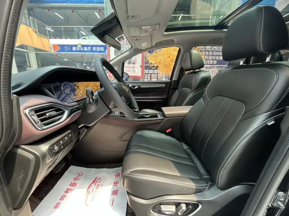 GAC Trumpchi M6 Trumpchi M6 2021 Pro 270T AT Premium Edition 2022 — thumbnail 3