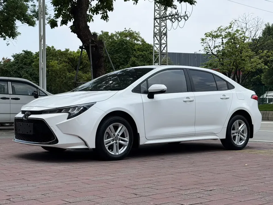 Toyota Levin Lei Ling 2022 185T CVT Deluxe Edition 2022 — photo 1, buy with delivery to Moscow