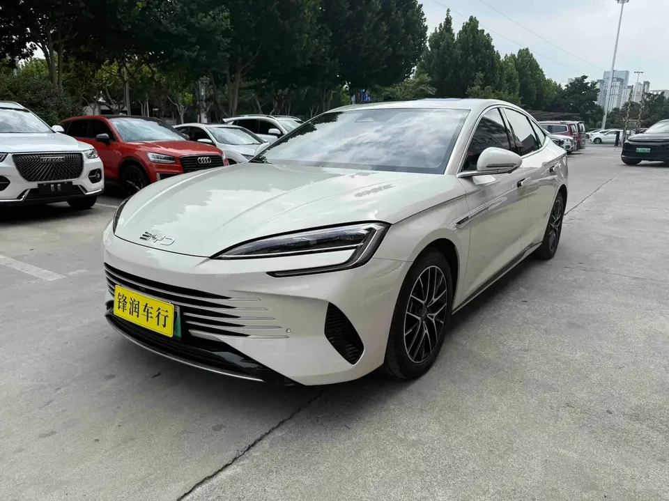BYD Seal DM Seal DM 2024 Honor Edition DM-i 1.5L 121KM Premium Edition 2024 — photo 1, buy with delivery to Moscow