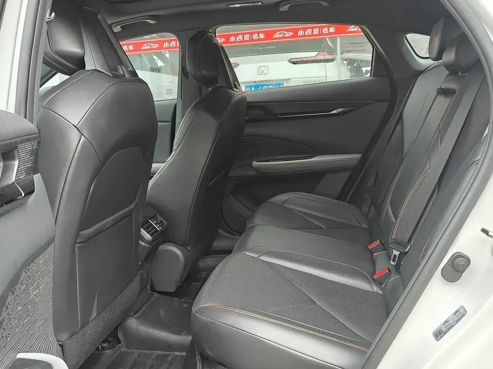 Changan UNI-V Changan UNI-V 2022 1.5T Premium 2023 — миниатюра 3