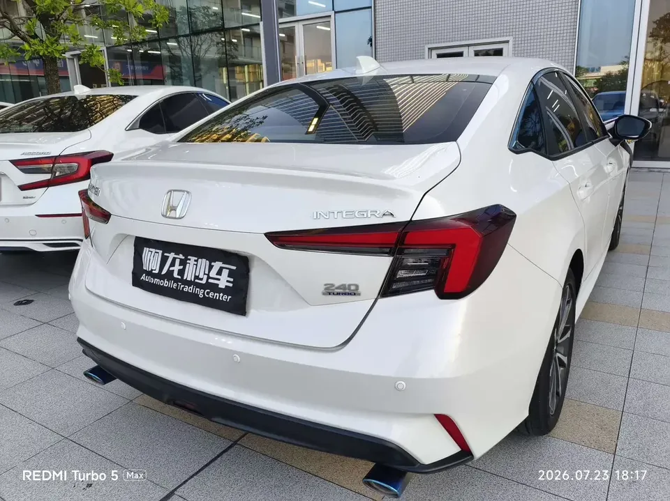 Honda Integra Style 2023 240TURBO CVT Deluxe Edition 2024 — миниатюра 2