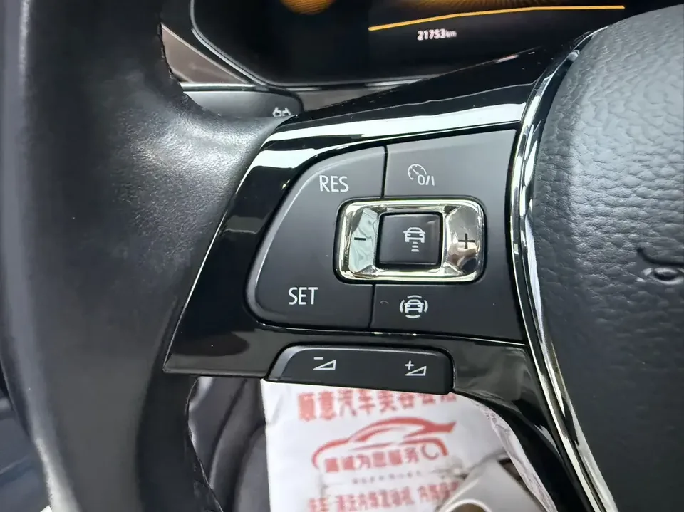 Volkswagen Tharu tuyue 2022 280TSI 2WD Deluxe Edition 2023 — thumbnail 5