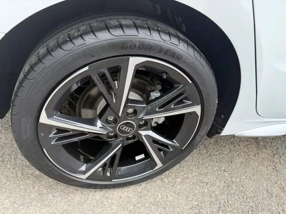 Audi A3 Audi A3 2022 Sportback 35 TFSI Stylish and sporty 2022 — thumbnail 4