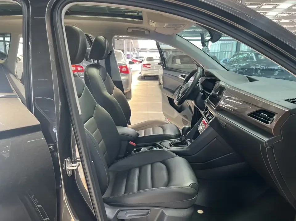Volkswagen Tharu tuyue 2022 280TSI 2WD Deluxe Edition 2022 — thumbnail 4