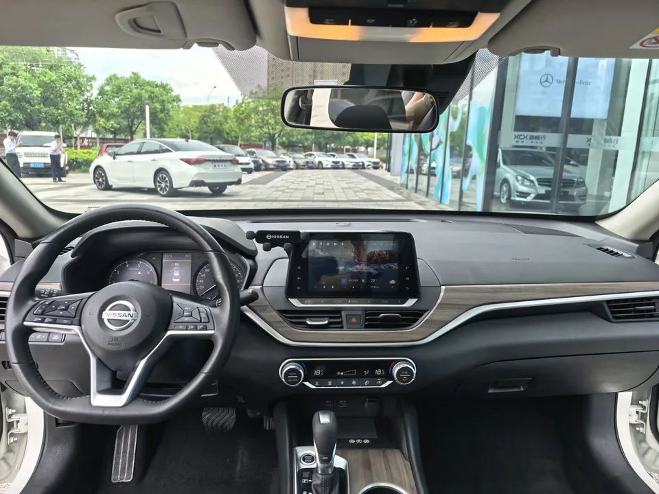 Nissan Altima Sound of nature 2021 2.0L XL Comfort Edition 2022 — thumbnail 3