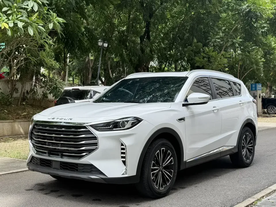 Jetour Jietu X70 PLUS Jietu X70 PLUS 2022 1.5T CVT 5-seater 2022 — photo 1, buy with delivery to Moscow