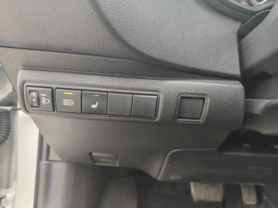 Toyota Levin Lei Ling 2022 185T CVT Deluxe Edition 2022 — thumbnail 3