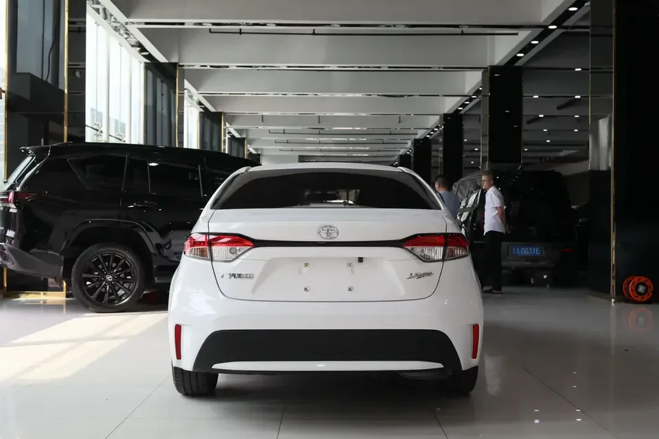 Toyota Levin Lei Ling 2022 TNGA 1.5L Leading Edition 2023 — thumbnail 2