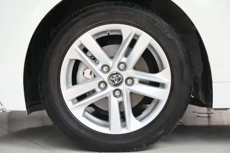 Toyota Levin Lei Ling 2022 TNGA 1.5L Leading Edition 2023 — thumbnail 3