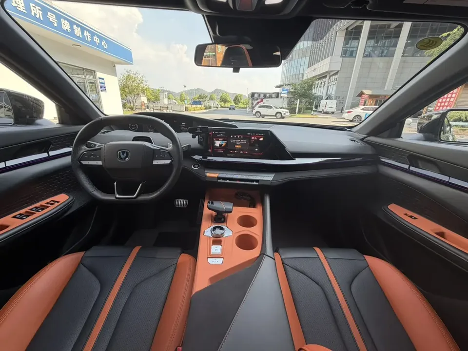 Changan UNI-V Changan UNI-V 2024 1.5T Premium Sports 2024 — thumbnail 3