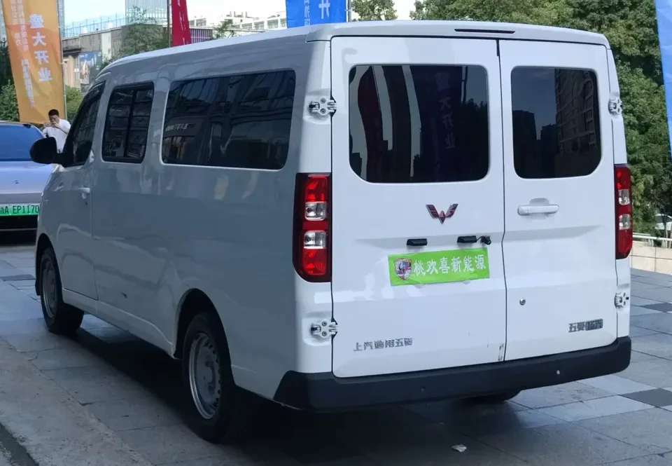 Wuling Yangguang Wuling Yangguang 2024 300km Comfortable Bus Version 75kW 2024 — thumbnail 2