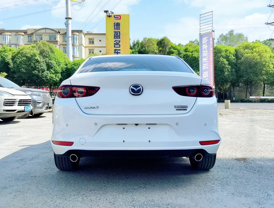 Mazda Axela Mazda3 Angkesela 2025 2.0L Automatic Premium Edition 2025 — thumbnail 2