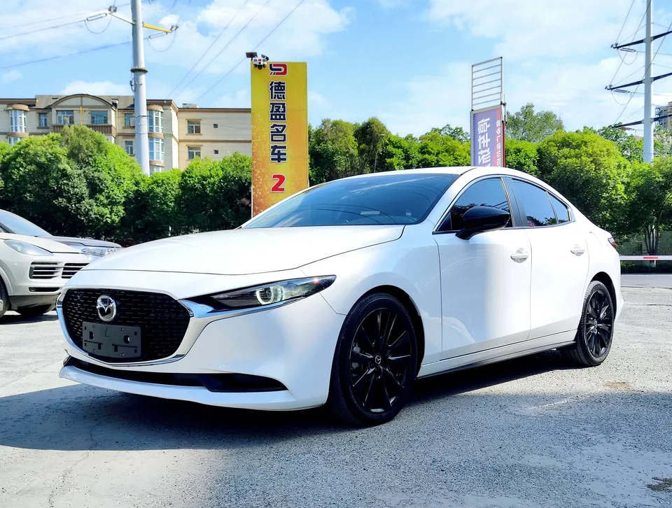 Mazda Axela Mazda3 Angkesela 2025 2.0L Automatic Premium Edition 2025 — photo 1, buy with delivery to Moscow