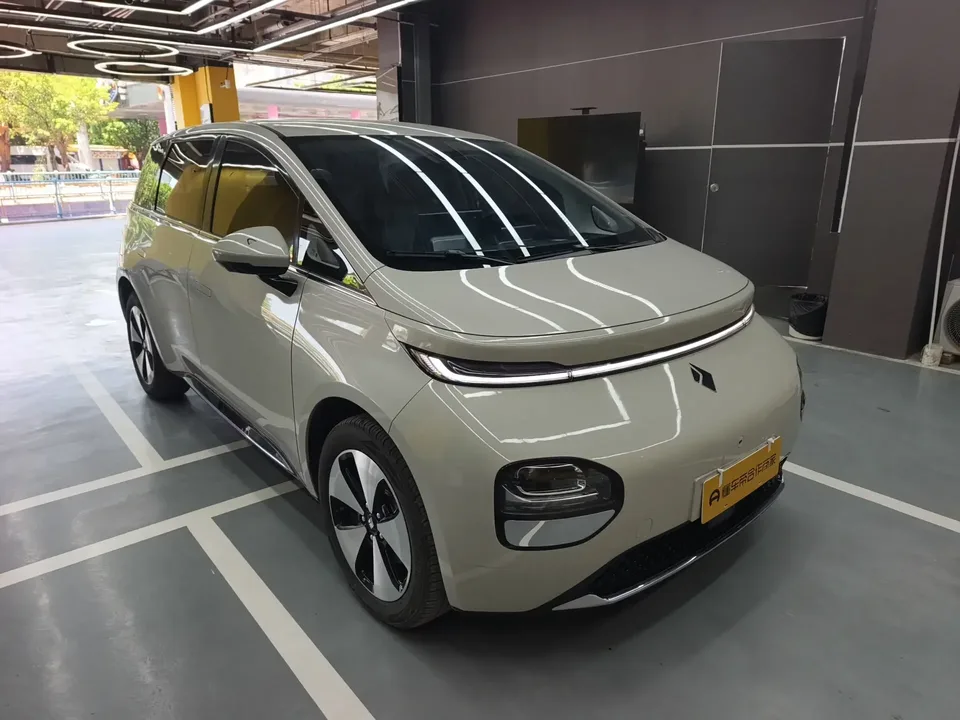 Baojun clouds clouds 2023 460 Pro 2024 — photo 1, buy with delivery to Moscow