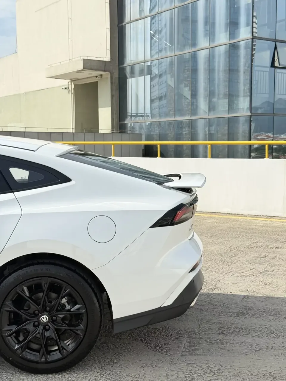 Changan UNI-V Changan UNI-V 2024 1.5T Premium 2025 — thumbnail 4