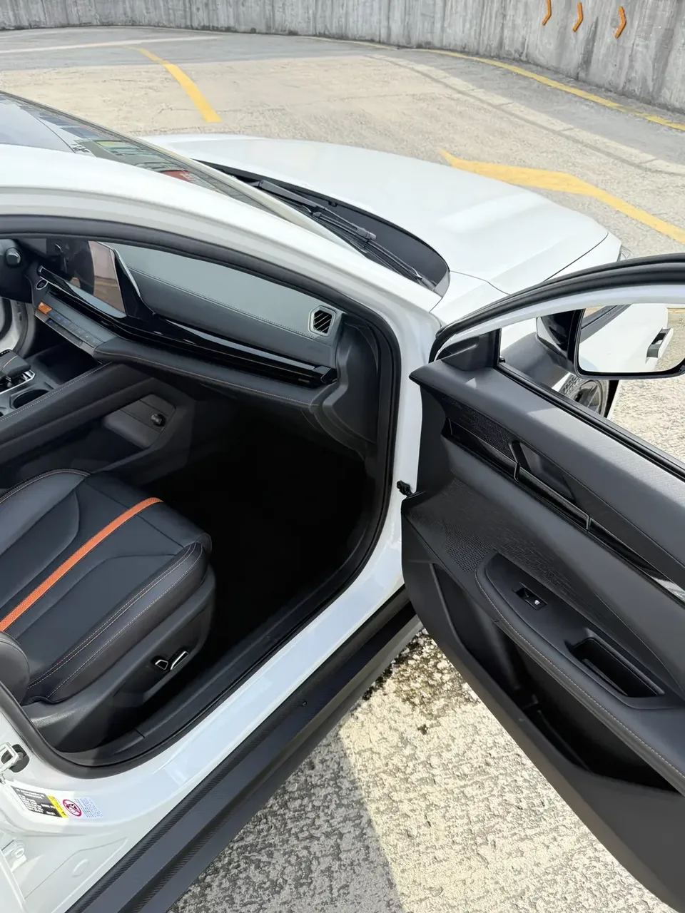 Changan UNI-V Changan UNI-V 2024 1.5T Premium 2025 — thumbnail 5