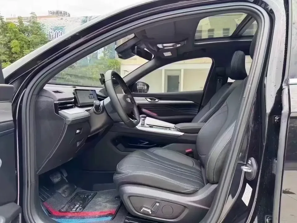 Geely Preface Xing Rui 2025 1.5T Dongfang Yao Jinghong Edition 2025 — thumbnail 3