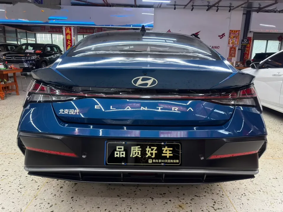 Hyundai Elantra Elantra 2023 1.5L CVT TOP Flagship Edition 2023 — миниатюра 2