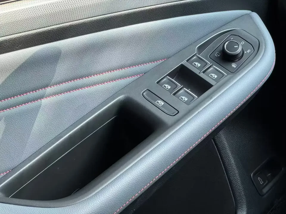 Volkswagen Lamando Lingdu 2022 Lingdu L 280TSI DSG Cool Edition 2023 — thumbnail 5