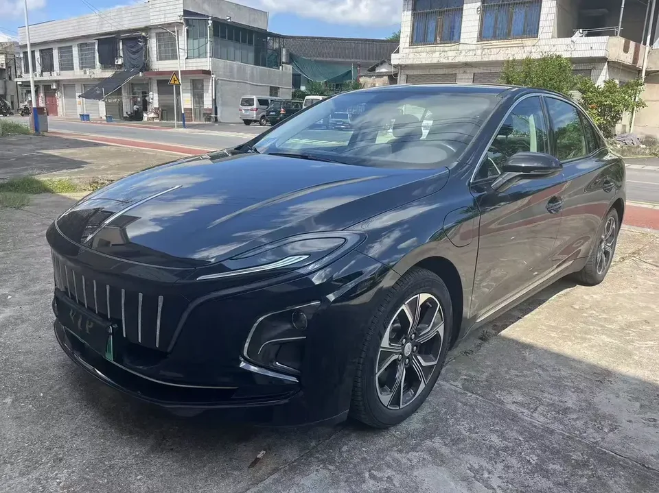 Hongqi E-QM5 Hongqi E-QM5 2021 Online Charging T3 Version 5 Seaters 2022 — photo 1, buy with delivery to Moscow