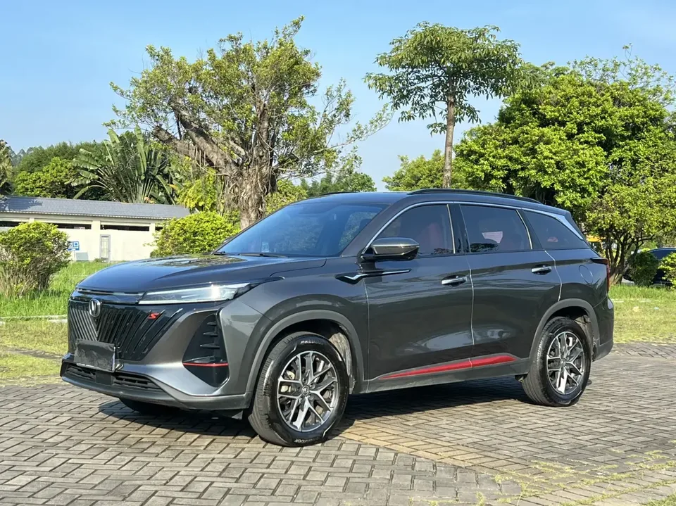 Changan CS75PLUS Changan CS75 PLUS 2022 Second generation 1.5T automatic premium model 2023 — photo 1, buy with delivery to Moscow