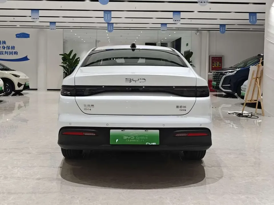 BYD Seal 05DM Seal 05DM 2025 DM-i 120KM flagship version 2025 — thumbnail 2