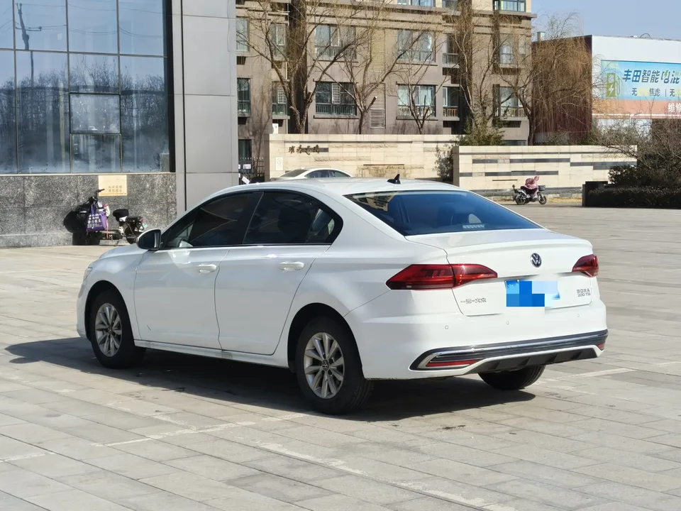 Volkswagen Bora Bora 2024 300TSI DSG Premium Edition 2024 — thumbnail 4