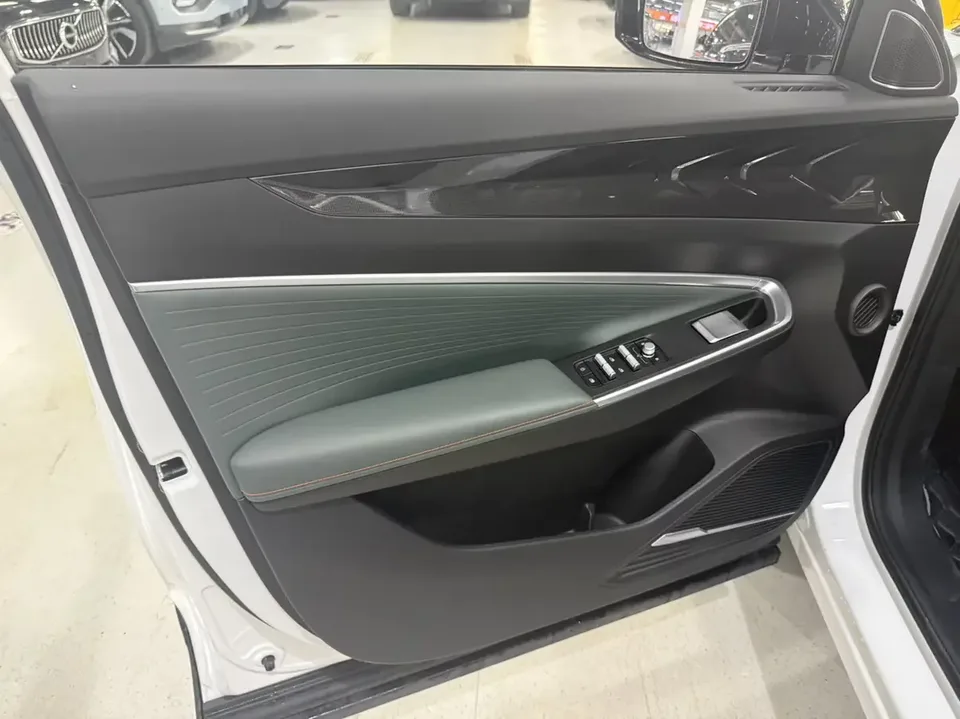 Geely Atlas Boyue 2024 1.5TD Smart Link+ 2025 — миниатюра 3