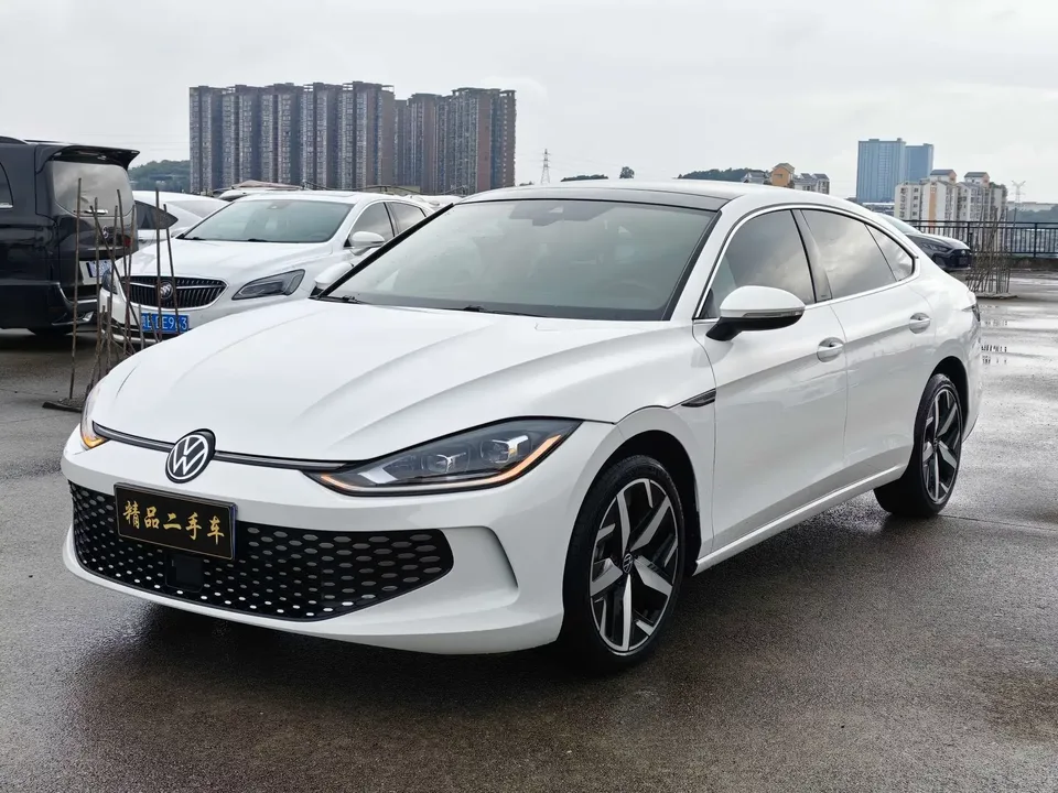 Volkswagen Lamando Lingdu 2023 Lingdu L 280TSI DSG Cool Edition 2023 — photo 1, buy with delivery to Moscow