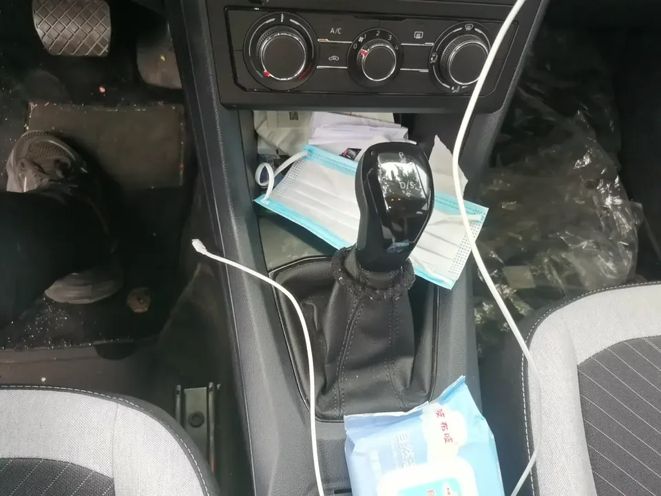 Volkswagen Tharu tuyue 2025 New 1.5L Ruijin Edition 2025 — thumbnail 3