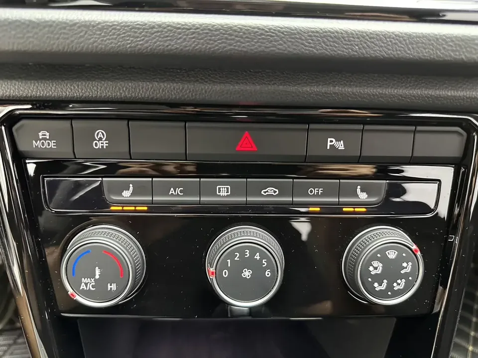 Volkswagen T-Roc TANG 2022 280TSI DSG 2WD Comfort PLUS 2023 — thumbnail 3