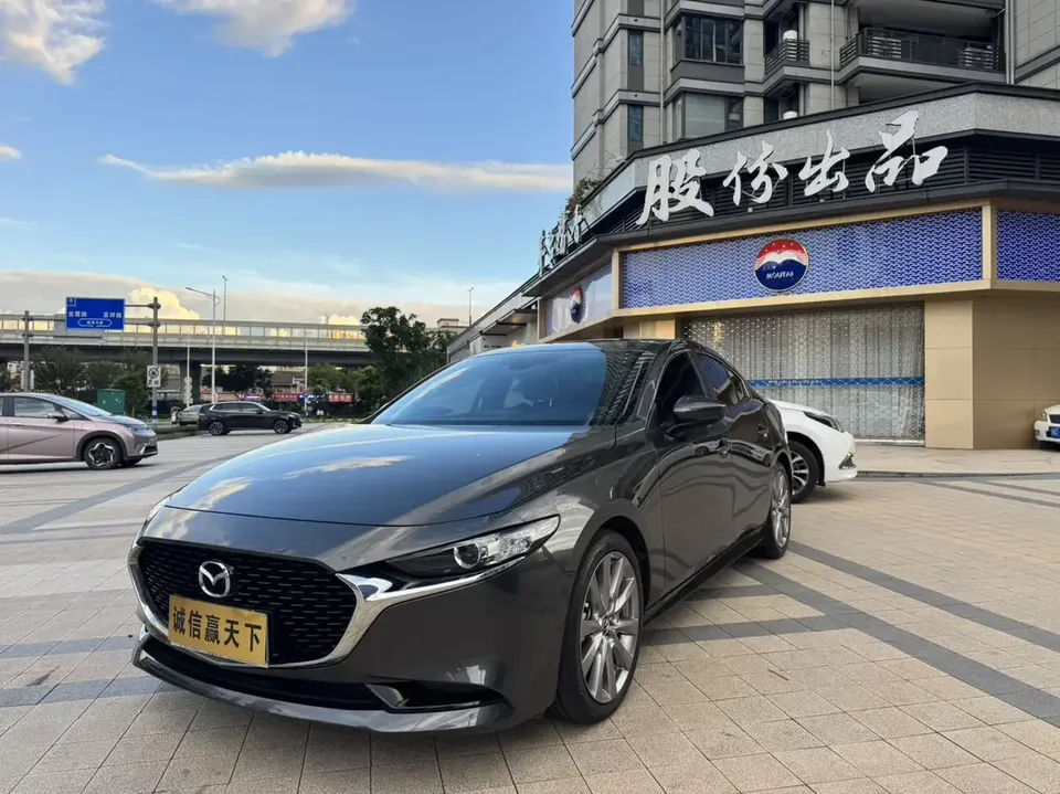 Mazda Axela Mazda3 Angkesela 2021 2.0L Automatic Quality Edition 2023 — photo 1, buy with delivery to Moscow