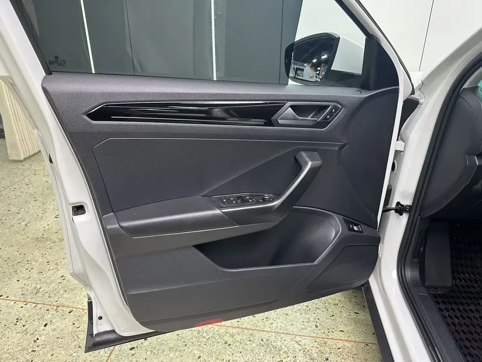 Volkswagen T-Roc TANG 2022 280TSI DSG 2WD Comfort PLUS 2022 — thumbnail 4