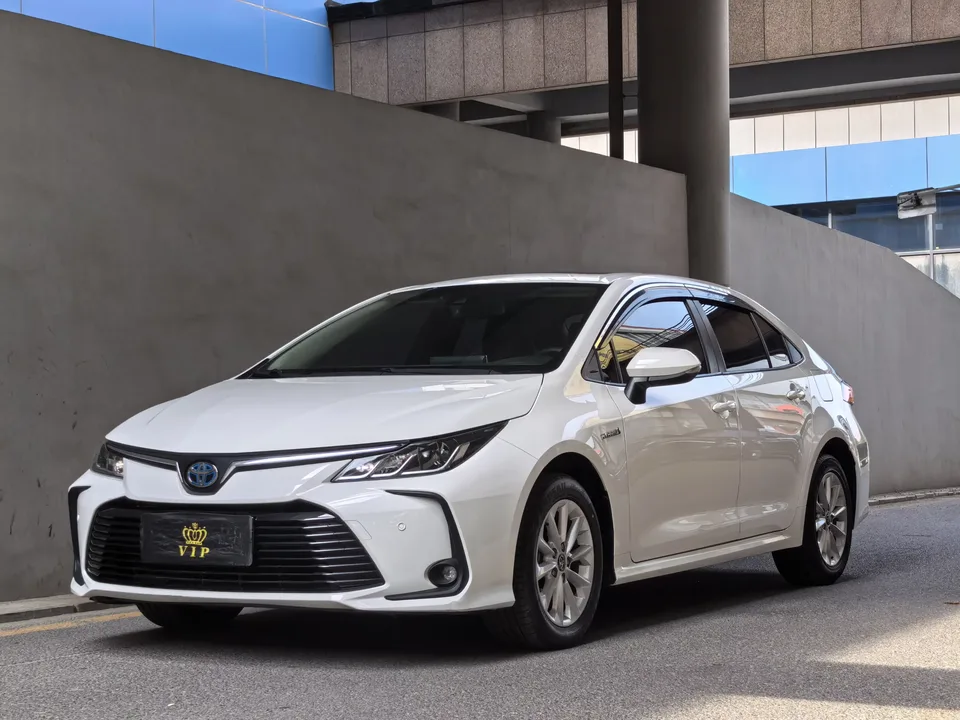 Toyota Corolla Corolla 2021 Dual Engine 1.8L E-CVT Elite Edition 2022 — photo 1, buy with delivery to Moscow