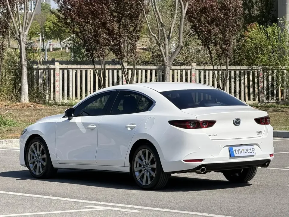 Mazda Axela Mazda3 Angkesela 2021 2.0L Automatic Quality Edition 2022 — thumbnail 2