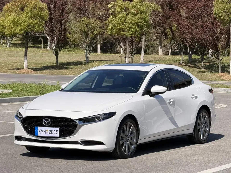 Mazda Axela Mazda3 Angkesela 2021 2.0L Automatic Quality Edition 2022 — photo 1, buy with delivery to Moscow