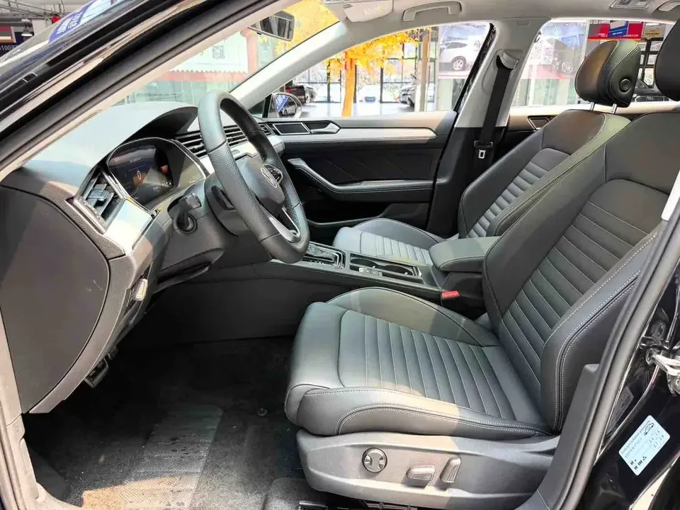Volkswagen Magotan Magotan 2023 2 millionth anniversary edition 280TSI DSG comfort model 2023 — thumbnail 5