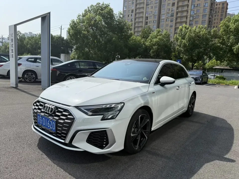 Audi A3 Audi A3 2024 Sportback 35 TFSI Progressive Elegance 2024 — photo 1, buy with delivery to Moscow