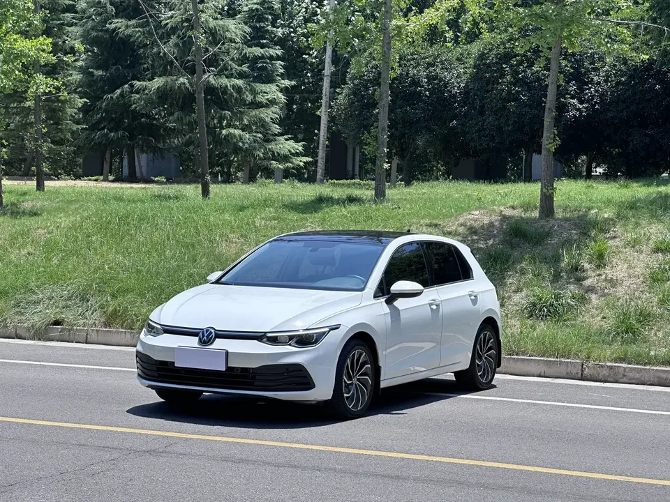 Volkswagen Golf golf 2021 280TSI DSG Pro 2022 — photo 1, buy with delivery to Moscow