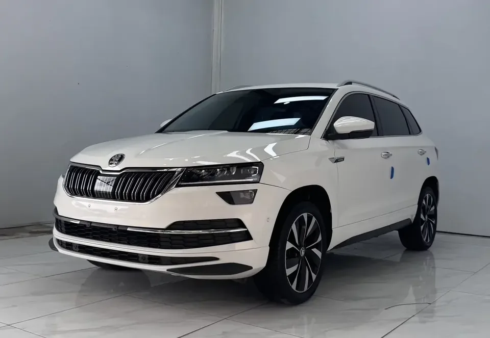 Skoda Karoq Korok 2022 TSI280 Smart Edition 2022 — photo 1, buy with delivery to Moscow