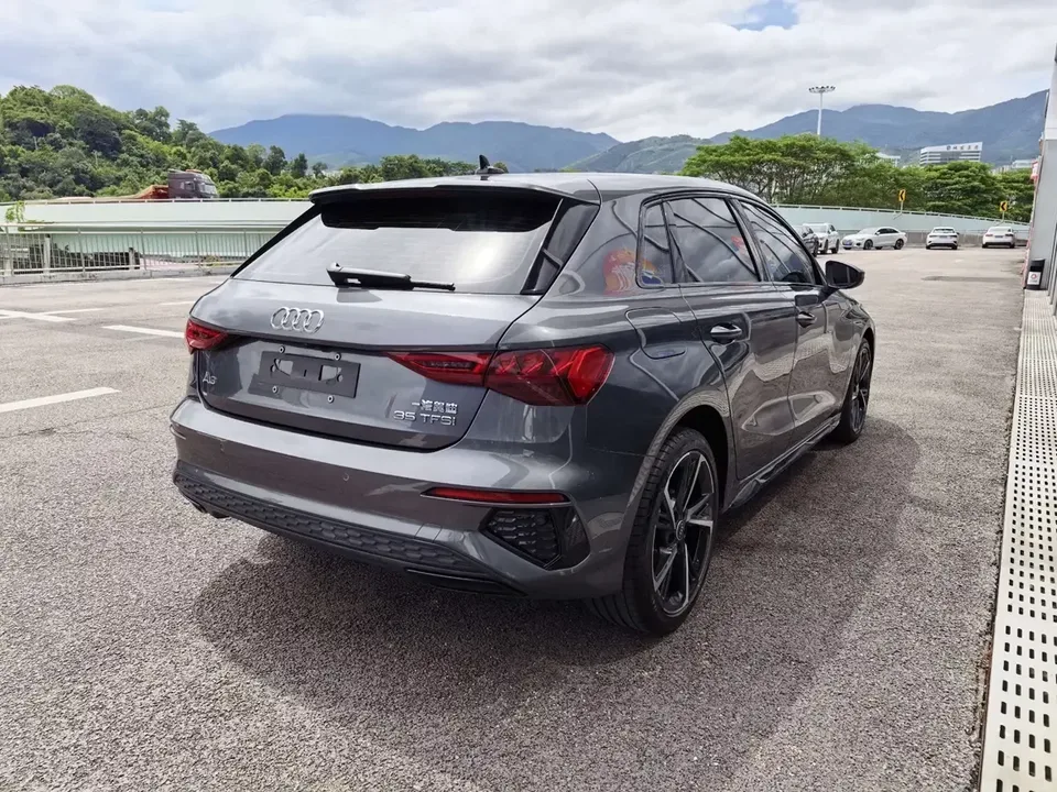 Audi A3 Audi A3 2022 Sportback 35 TFSI Stylish and sporty 2023 — thumbnail 4