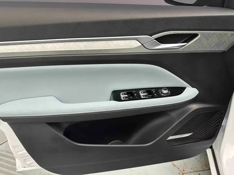 Geely Emgrand L Emgrand L 2022 1.4T CVT 2022 — thumbnail 3
