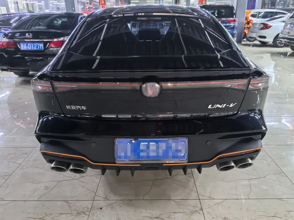Changan UNI-V Changan UNI-V 2025 Third Generation 1.5T 500Bar Premium Sports Model 2026 — thumbnail 2