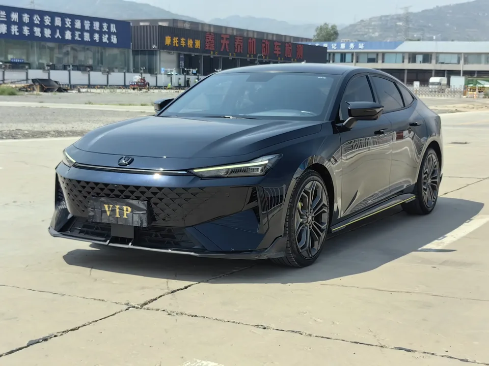 Changan UNI-V Changan UNI-V 2023 1.5T Sports Edition 2023 — photo 1, buy with delivery to Moscow