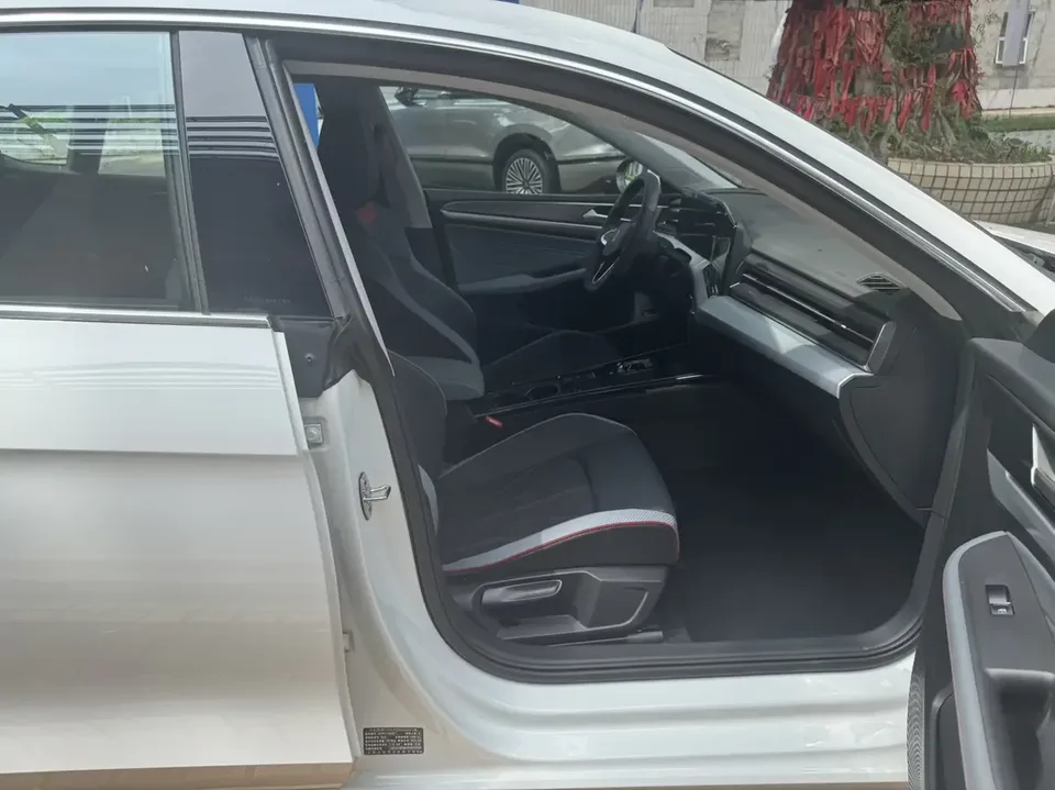 Volkswagen Lamando Lingdu 2024 Lingdu L 280TSI DSG Cool Edition 2024 — thumbnail 3