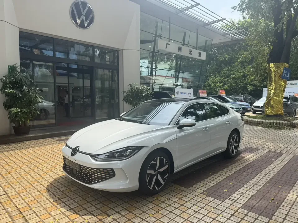 Volkswagen Lamando Lingdu 2024 Lingdu L 280TSI DSG Cool Edition 2024 — photo 1, buy with delivery to Moscow